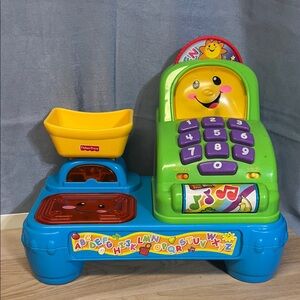 Fisher-Price Laugh & Learn Magic Scan Market 2012